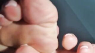 Kathyspice Close-up feet tease