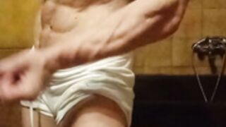 Branka flexes