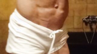 Branka flexes