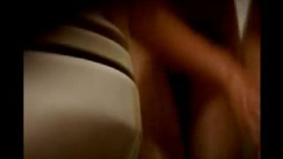 espiando ala rica prima en la ducha