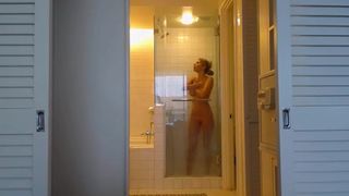 Anaariana - shower