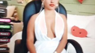 KATAALINAAA sexy modell show her asshole