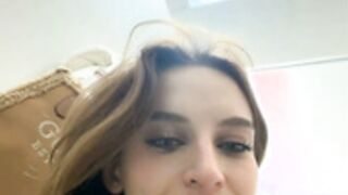 AngelAri- big jet squirt pee 2026-02-13 2