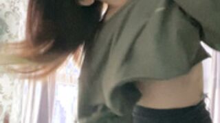 Ellie Leen Fingering Her Tight Pussy