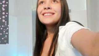 A_P_P_L_E lush play on chair 2022-10-22