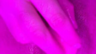 coquina35 masturbating close pussy