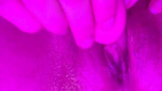 coquina35 masturbating close pussy