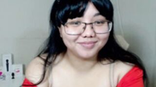 Moertomlly fat girl dildoing