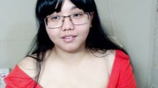 Moertomlly fat girl dildoing