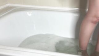 Sunrice_, 25.11.24-12, Bathtub Show, Bubble Bikini