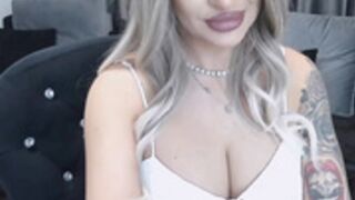 Lovelyblondexxx hot smoking show