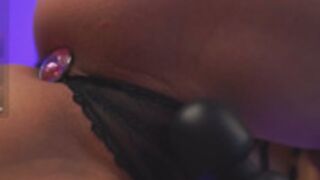 plump_bums with butplug