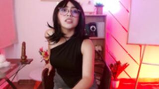 dakota_bonnet rides dildo with clothes on