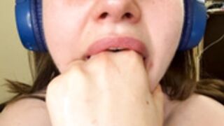 AnastaciaStutzman AlmostZen (NoNude) Fingers Her Throat