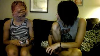 auroraboneralis 2017-09-06_fingering pussies feet lick