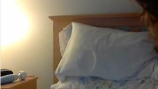 DixxxieRose Masturbates in Bed