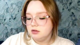 Eva_kitten smoking