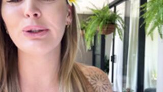 Elle Knox nude vlog 1