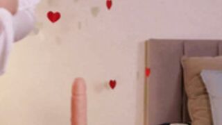 Ella_twinkle butt naked slut