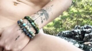 Elle Knox masturbating 10