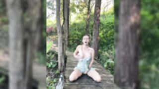 Elle Knox masturbating 7