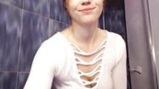 LovelyKittie fingering in shower 2017/09/19