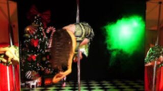 Meganmeow pole show