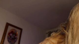 Tatti_1's bouncy tits