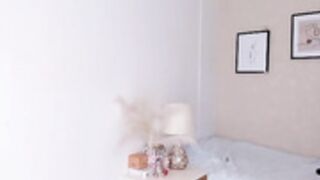 Hellen_Coy dancing nude