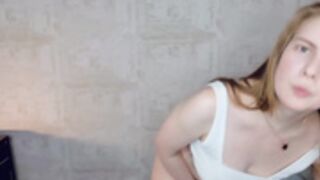 Hayles_Hayes pussy rub with pearl necklace