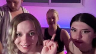 Nickygold_official Nadjaheld Ellie