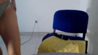 tetona española masturbandose