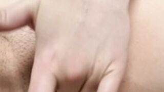 ithiliel666 rubs one out.