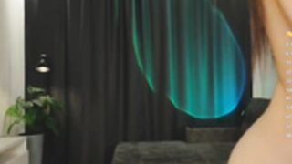 Nerdy_Amy dancing