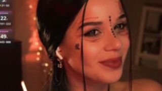 MiniNika kimono show