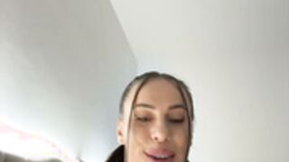 _JessyRey__2026-02-17_17-03-31_197