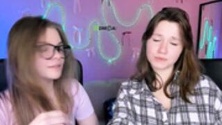 helli_belli and veronica_bubble 01