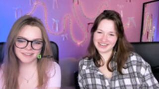 helli_belli and veronica_bubble 01