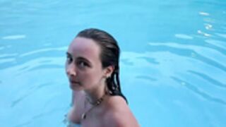 tylababyy - 20260225 - swimming naked in pool