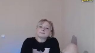 laramilly - pussy fingering&tit flashing