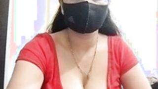 sexy aunty show blouse boobs pvt