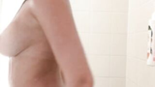 stephaniequinn OF Shower show
