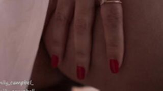 Emiilycampbell show beautiful ass and masturbate