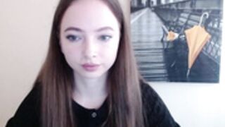 virgini_ia show big ass small tits 3