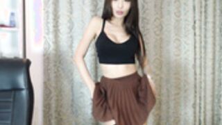 CheekyAva dances