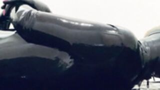 kanimaguro - latex mask breathplay