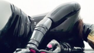 kanimaguro - latex mask breathplay