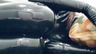 kanimaguro - latex mask breathplay