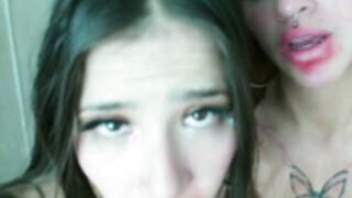 violett_bs lesbian kiss with tongue play