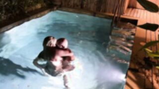 Sienna Day, Johnny Sins - Fucking In The Pool On Vacati